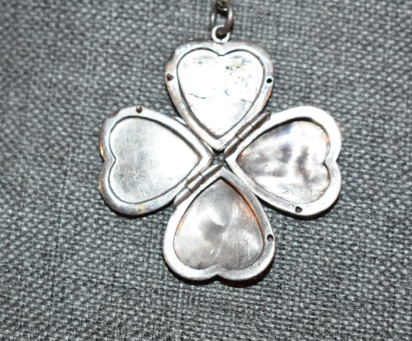 Sterling 4-leaf Clover Heart Locket Pendant Necklace