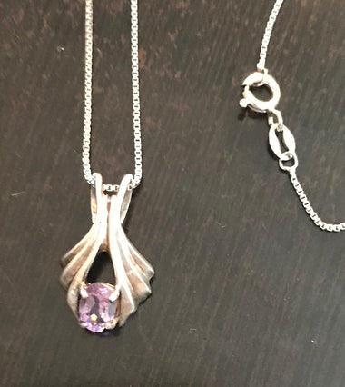 Sterling Silver Oval Amethyst 18" Pendant Necklace