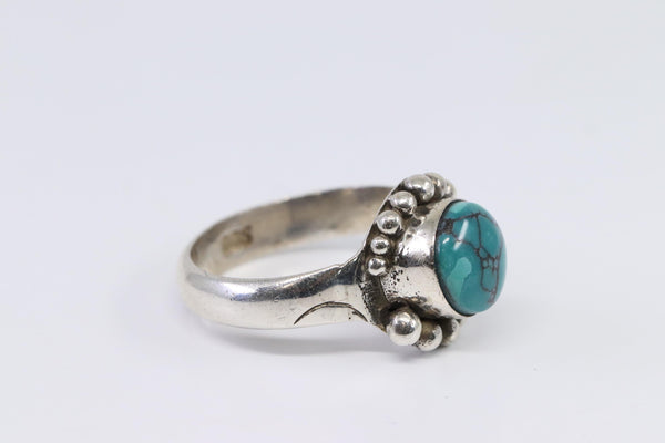 925 Ladies Silver Unusual Turquoise Ring Size 7