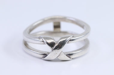 925 Solid Sterling Modern Ladies Ring Size 8.5