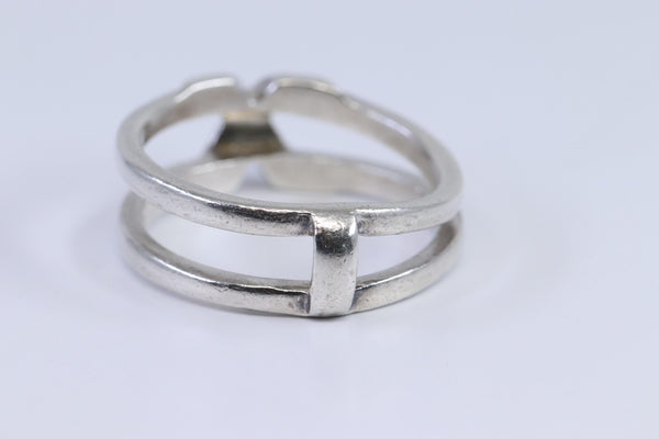 925 Solid Sterling Modern Ladies Ring Size 8.5