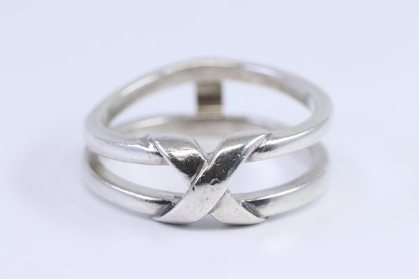 925 Solid Sterling Modern Ladies Ring Size 8.5