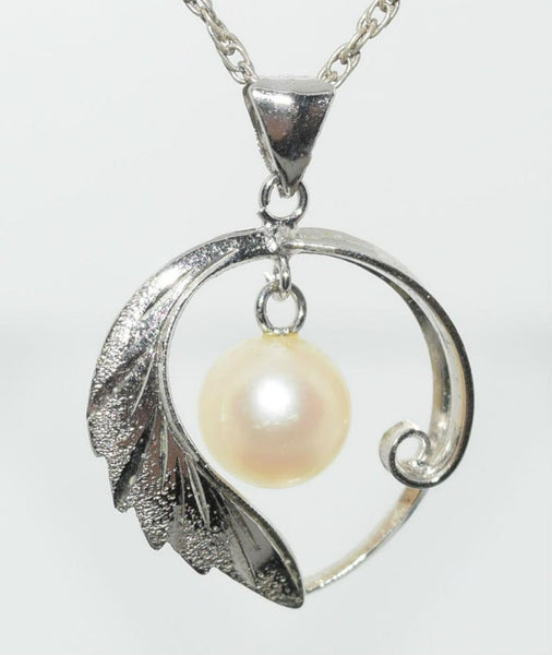 Sterling Silver Dangle Pearl Necklace