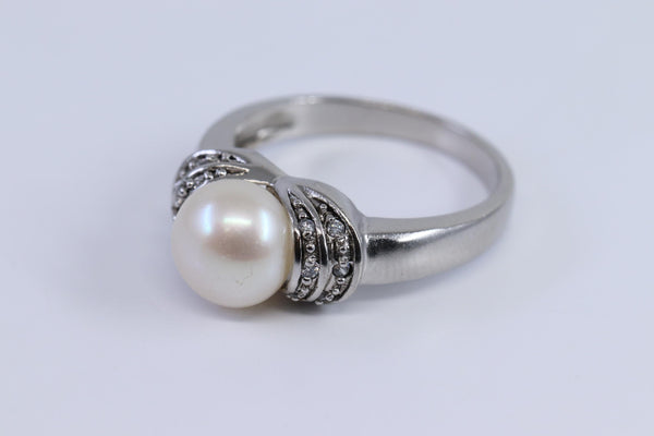 925 Sterling Silver Pearl Statement Ring Size 9