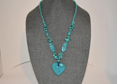 Vintage Large Turquoise Howlite Beaded Heart Pendant Necklace 26"