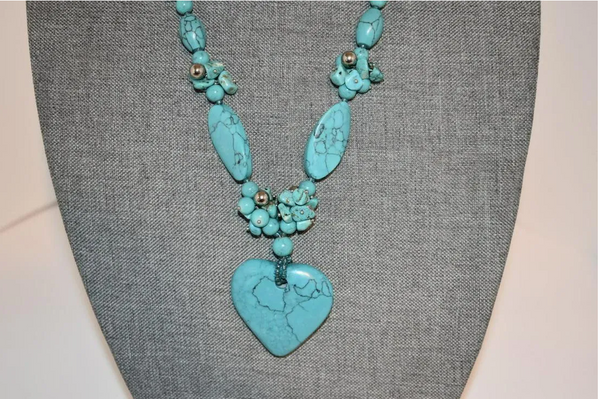 Vintage Large Turquoise Howlite Beaded Heart Pendant Necklace 26"
