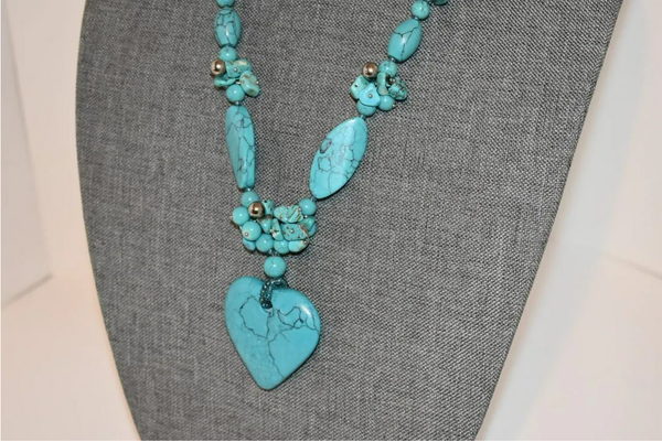 Vintage Large Turquoise Howlite Beaded Heart Pendant Necklace 26"