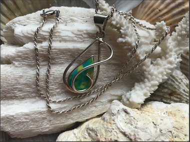 TAXCO Designer Sterling Silver Teardrop Apple Green Pendant Necklace