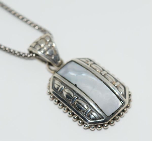 Vintage Sterling Silver Mother of Pearl Pendant with Italian 17" Popcorn Chain